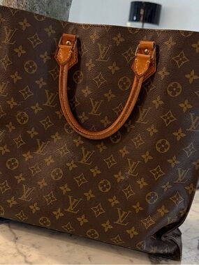 Louis Vuitton Sac Plat Monogram Canvas Tote Bag Classic LV Handbag